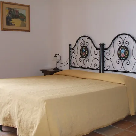 La Vecchia Fattoria Hotel *