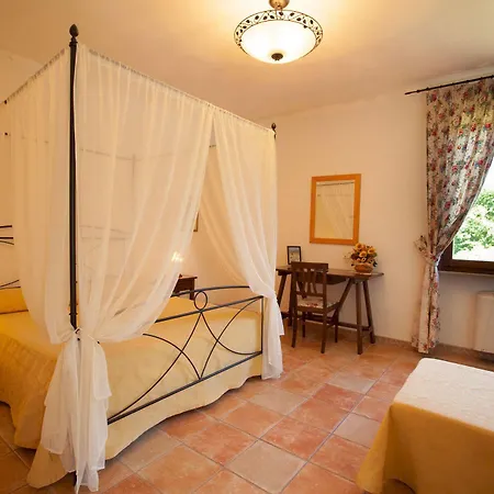 La Vecchia Fattoria Hotel *